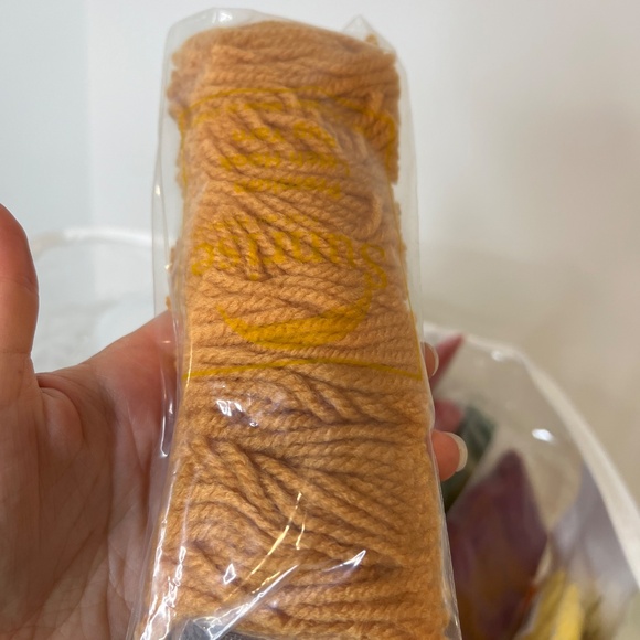 NEW Herrschners Sunflower LATCH HOOK KIT RUG COMPLETE 40” X 27” - Picture 14 of 16